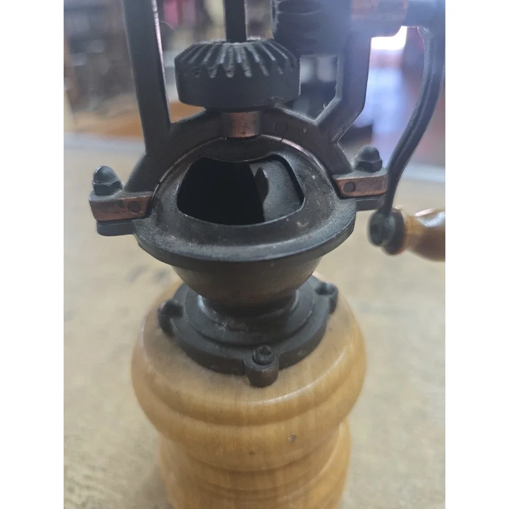 Vintage Hand Crank Pepper Grinder